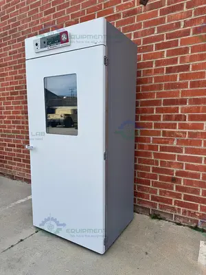 USED SHELDON SCO40 LARGE CAPACITY UPRIGHT CO2 INCUBATOR 60°C 40 CU. FT.