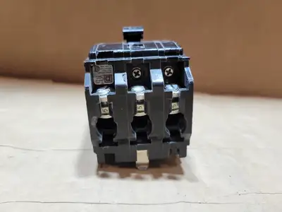 USED SQUARE D QOB320