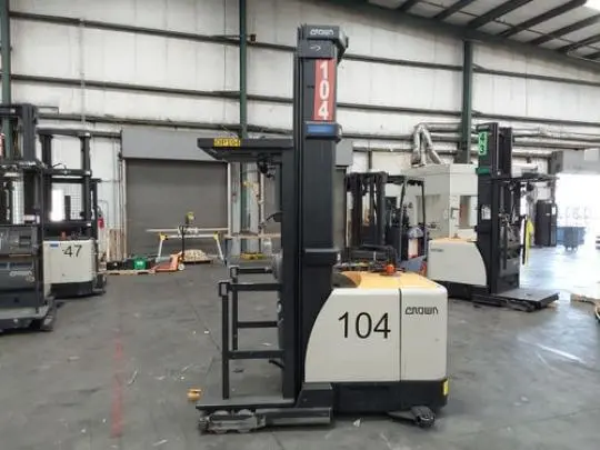 Used 2019 CROWN SP4050-30 Order Pickers Ohio US | Russell Equipment #756615
