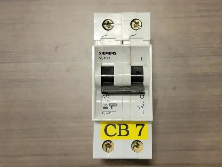 Used SIEMENS 5SX22-C32 Switchgears British Columbia CA | Lenmark #242695