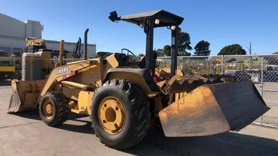 USED 2017 Deere 210 LE