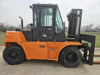 Used 2016 DOOSAN D80S-7 Internal Combustion Forklifts: Pneumatic Tire Illinois US | Somerset Equipment Sales #1546253