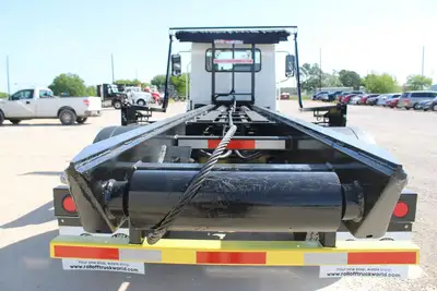 Used 2027 MACK MD7 Hooklifts & Roll-Offs Texas US | Roll Off Truck World #1491922