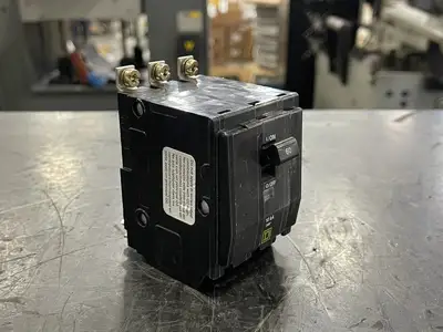 NEW SQUARE D QO360