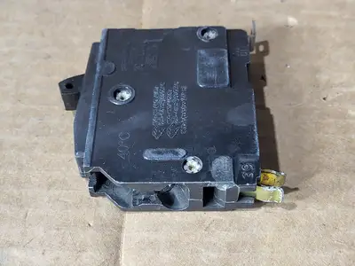 Used SQUARE D QOB120 Switchgears British Columbia CA | Lenmark #1438687