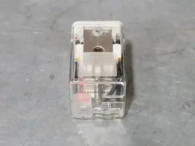 USED ALLEN-BRADLEY 700-HA33Z24