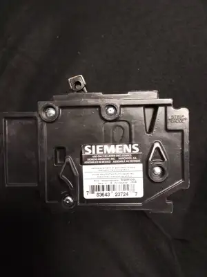 Used Siemens SIEMENS BQ3B030L 30 amp 3 pole breaker Circuit Breakers US | Infinity wholesale & Supply LLC #1305702