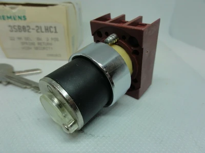 NEW SIEMENS 3SB02-2LHC1