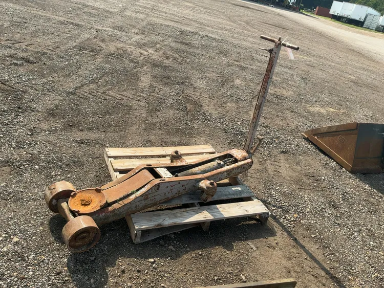 Used _UNKNOWN_ _UNKNOWN_ Jack Lifters Michigan US | Miedema Asset Management Group #1414021