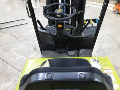 USED 2020 CLARK TMX25