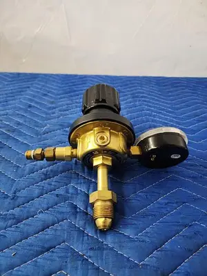 VICTOR ELC4-325-580R HEAVY DUTY INERT GAS LIQUID CYLINDER REGULATOR