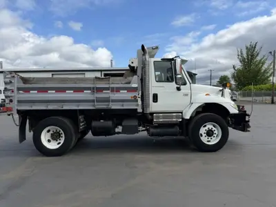 Used 2006 INTERNATIONAL 7400 Bucket (boom) trucks Washington US | Puget Sound Truck Sales #1541017
