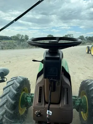 USED 2002 JOHN DEERE 8320