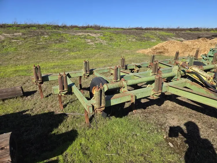 Used 1971 JOHN DEERE 1600 Plows California US | Ben Kaplan Equipment #1182507