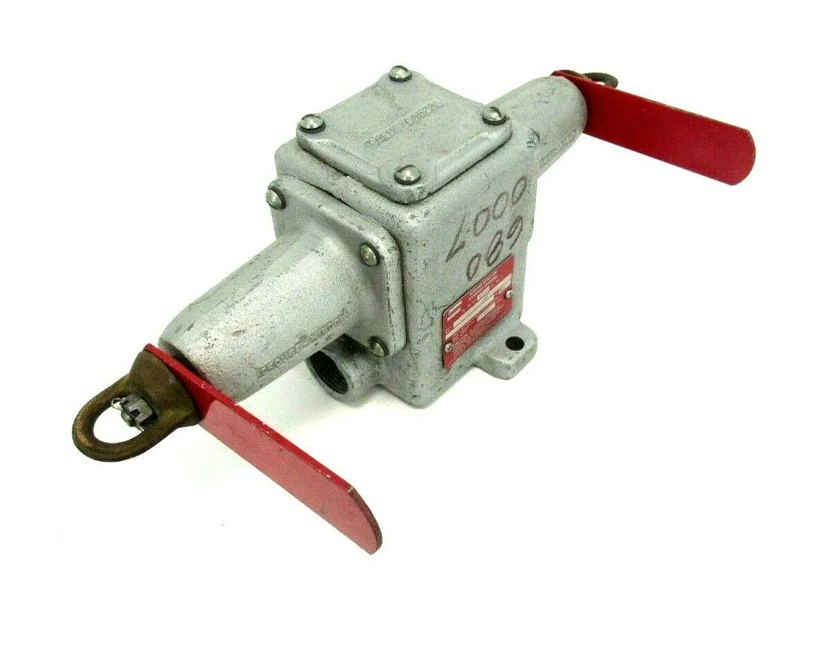 NEW CROUSE HINDS AFU0333-11 CORD PULL SWITCH AFU033311