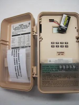 NEW TORK DIGITAL DG100-24 ONE CHANNEL TIME SWITCH DG10024