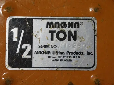 MAGNA Lifting Products Inc. 1/2 Ton Magna Ton Chain Hoist Used