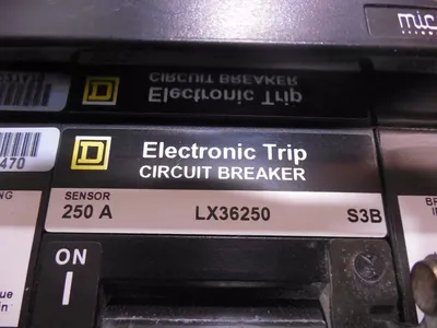 Square D LX36250 Electronic Trip Circuit Breaker 250A 600VAC no Rating Plug Used