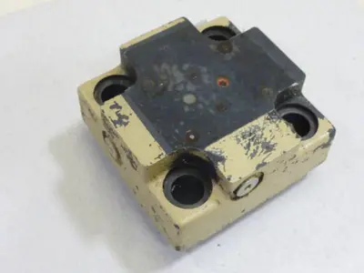 USED VICKERS CVCS25D1S210