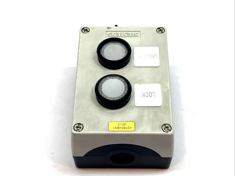 Used SIEMENS PUSHBUTTON ENCLOSURE ASSEMBLY Electrical Boxes | Maverick Industrial Sales #1119838