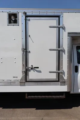 2013 CHEVROLET 4500 BOX TRUCK | Levy Recovery Group (17)