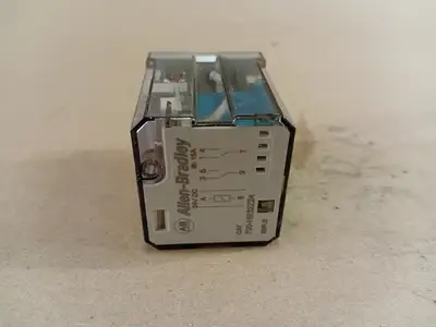 NEW ALLEN-BRADLEY 700-HB32Z24