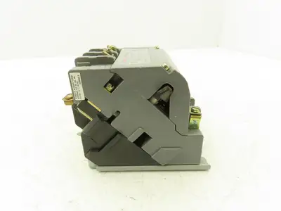 Furnas 40DP32AX9 Contactor Motor Starter 10Hp 27A 600VAC 3Ph 120V Coil Size 1
