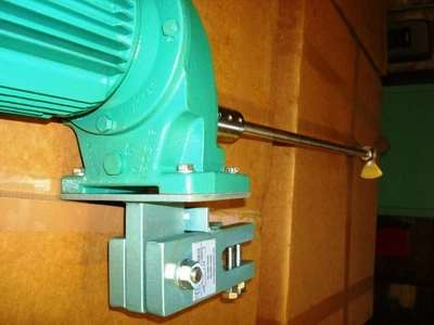 Geared Clamp On Stirrer, 0.75 Kw
