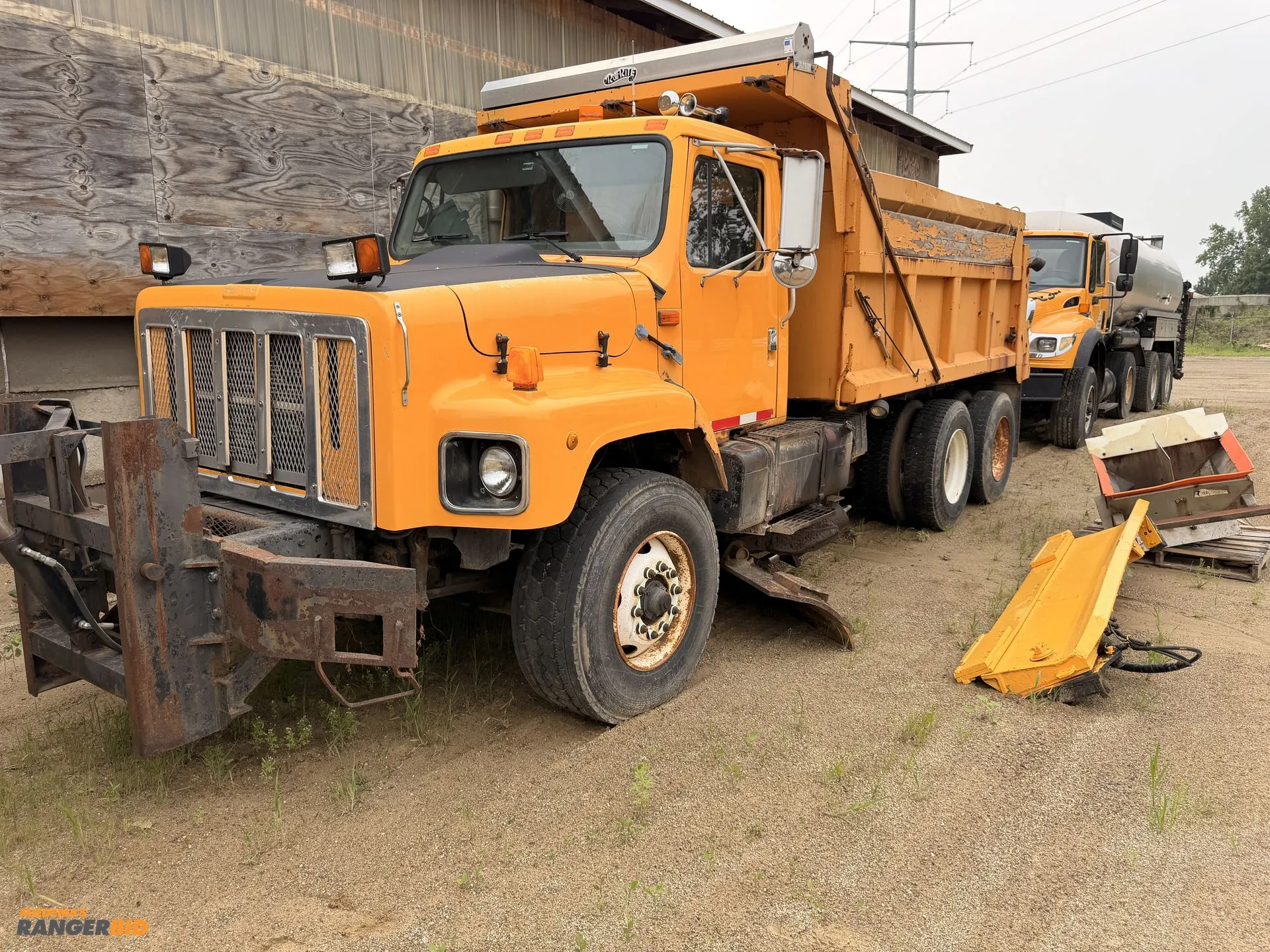 Used 1999 INTERNATIONAL 2674 6X4 Dump trucks Michigan US | Miedema Asset Management Group #1456830