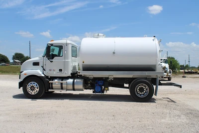 New | in-Stock 2027 MACK MD7 Septic/Sewer/Vacuum Trucks Texas US | Roll Off Truck World #1491897