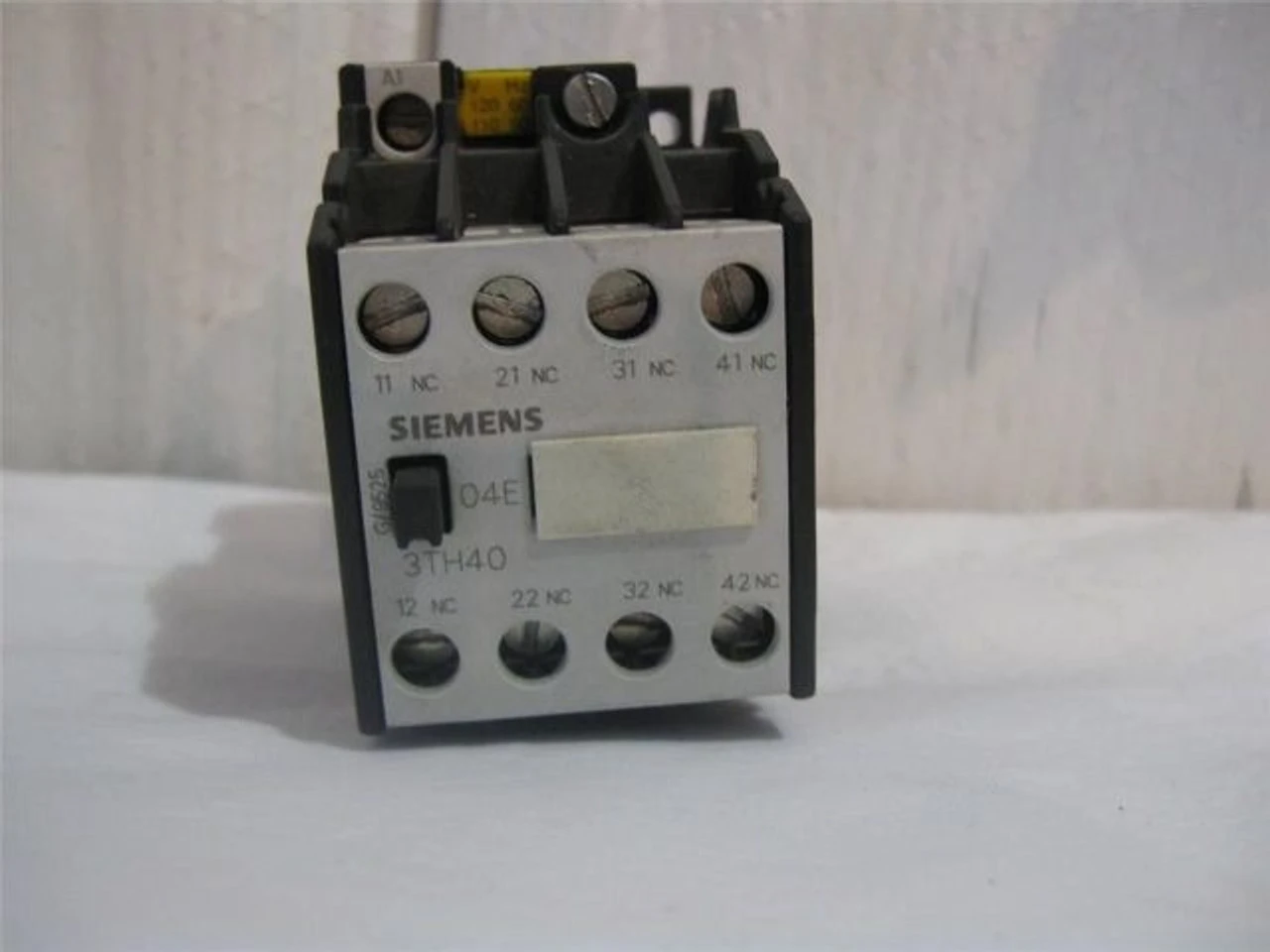 USED SIEMENS 3TH4004-0A