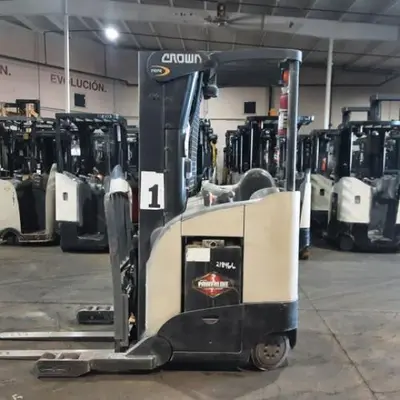 USED 2019 CROWN RR5725-45