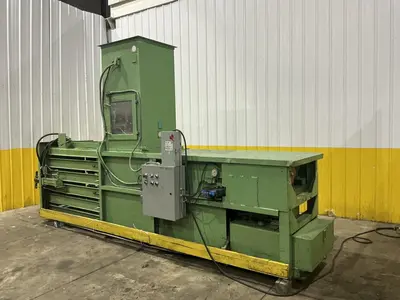 30" X 42" BALEMASTER MODEL #360A CLOSED DOOR HORIZONTAL HYDRAULIC BALER: YOBRO #25088