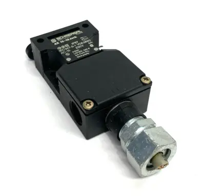 USED SCHMERSAL SAFETY INTERLOCK SWITCH & KEY 161157373