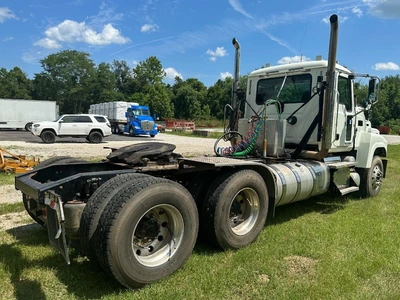 Used 2015 MACK PINNACLE CHU613 Conventional trucks Indiana US | Proxy Equipment #1384918