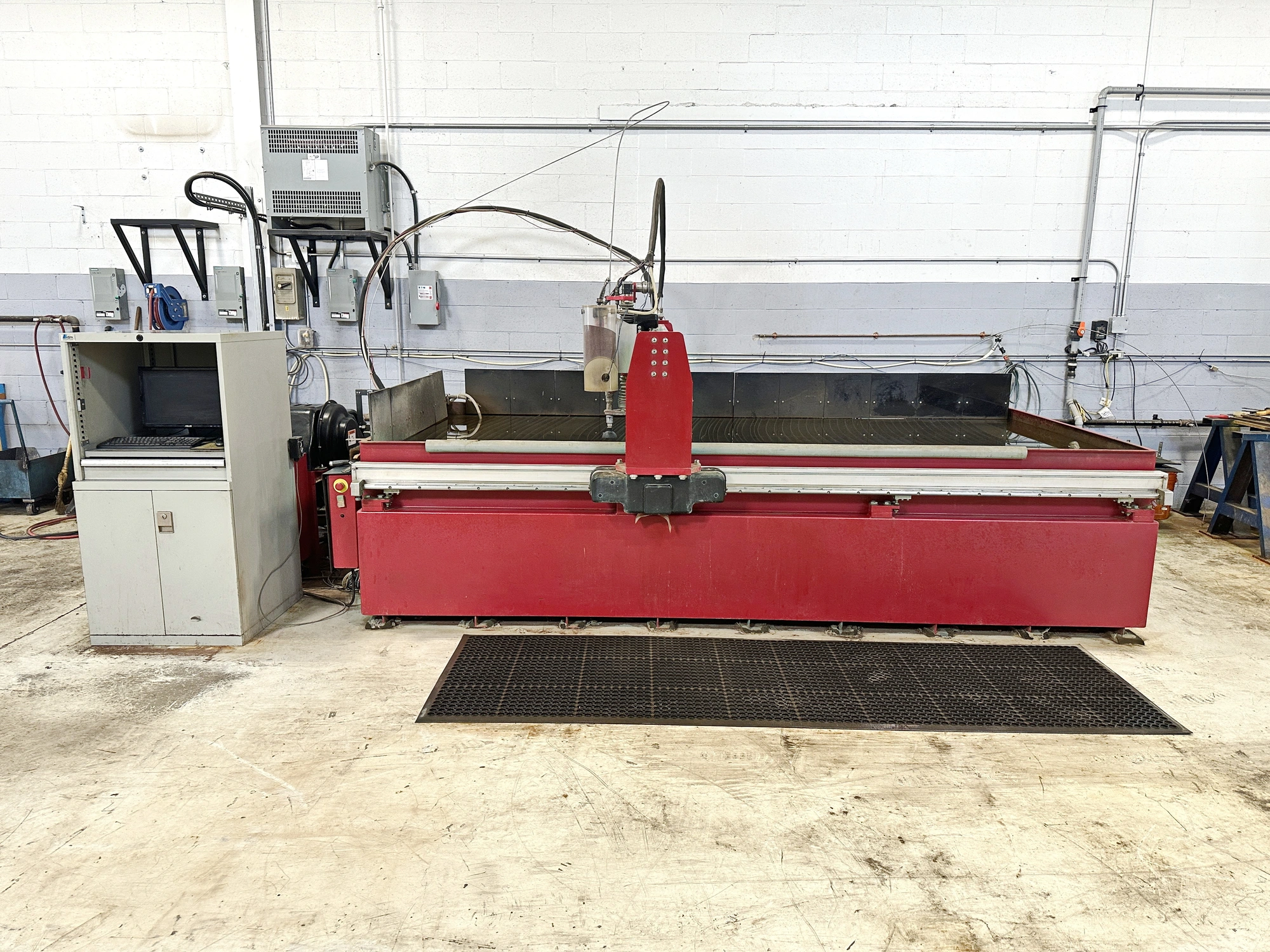 USED 2010 OMAX MAXIEM 1530