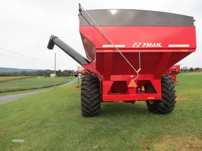 New | in-Stock 2025 E-Z TRAIL 870 Grain Carts Pennsylvania US | Zimmerman Farm Service #1409827
