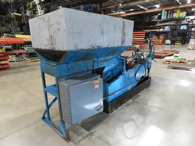 Spartec Steel Parts Conveyor Shaker Feed Bin w/Oiler Pump Mesh Belt & Oil Tank
