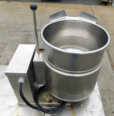 USED CLEVELAND TILTING KETTLE KET-12T