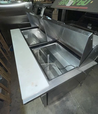 1-0532 True TSSU-72-30M-B-ST 72” Self Contained Refrigerated Prep Table
