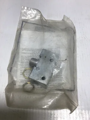 Aro Ingersoll Rand Model 212-C Min Valve 0399 Steel (Lot of 2)