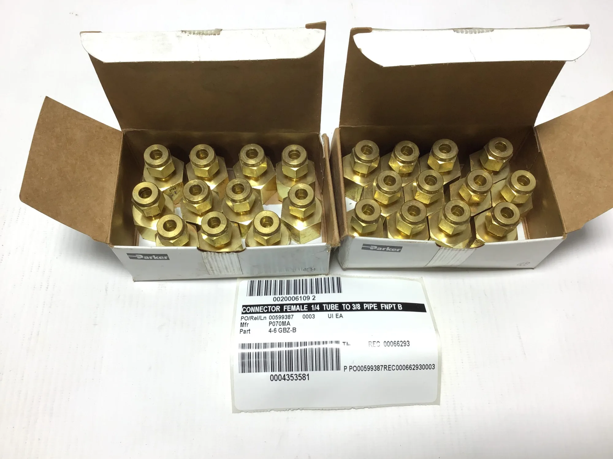 Parker 4-6 GBZ-B 1/4″ Tube to 3/8 Pipe Female Connector