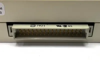 USED SIGMATEK I/O MODULE TO 32F NC 30E CRACKED PLASTIC
