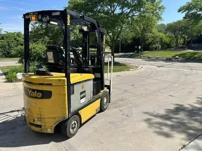 Used 2018 YALE ERC060VG 4-Wheel Sit down Electric Counterbalance Forklifts Illinois US | Somerset Equipment Sales #1542832