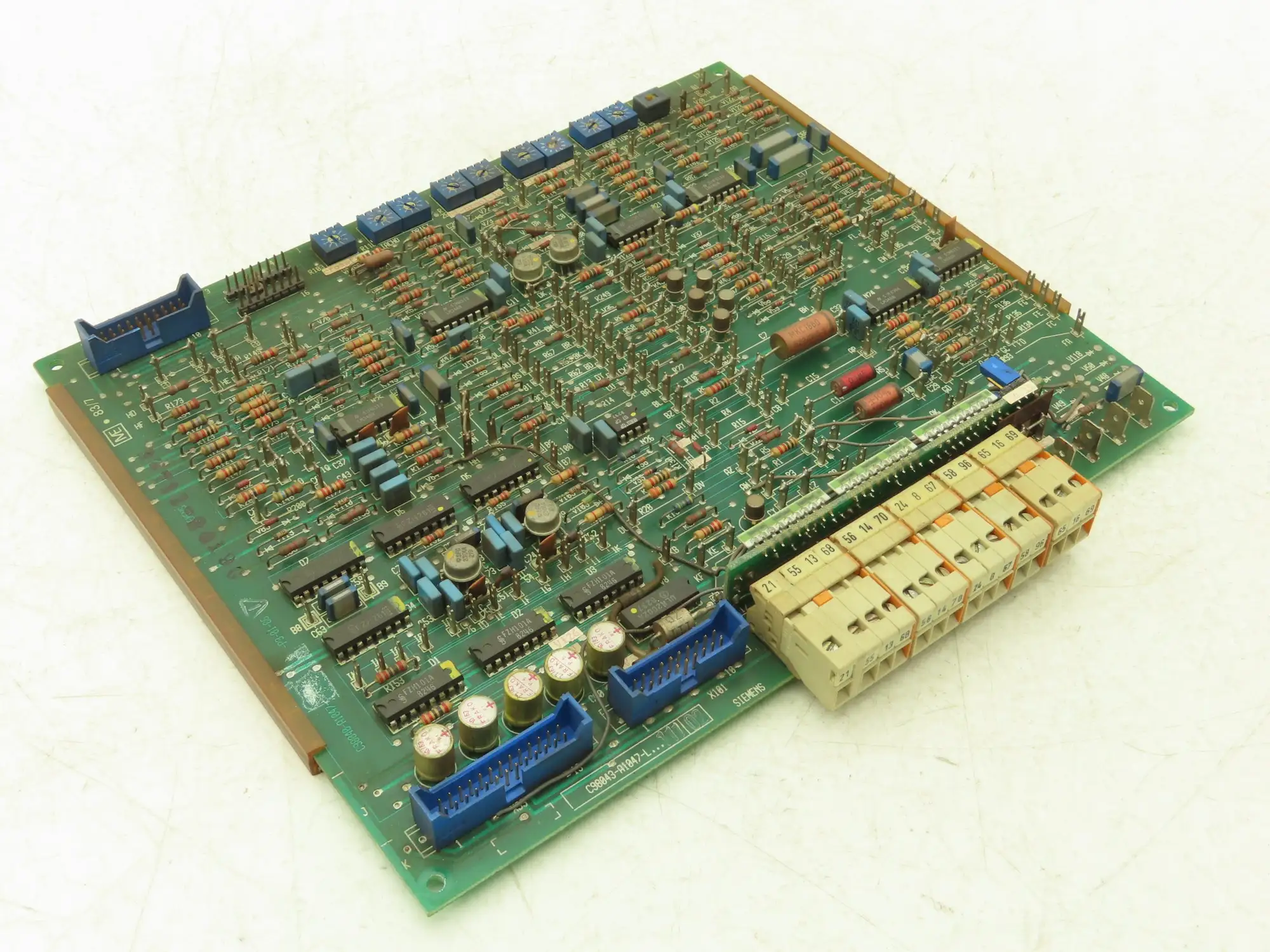 Siemens C98043-A1047-L Printed Circuit Control Board Slot Rack PCB