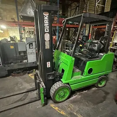 USED CLARK GVS25S