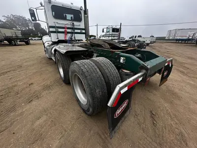 USED 2011 PETERBILT 384