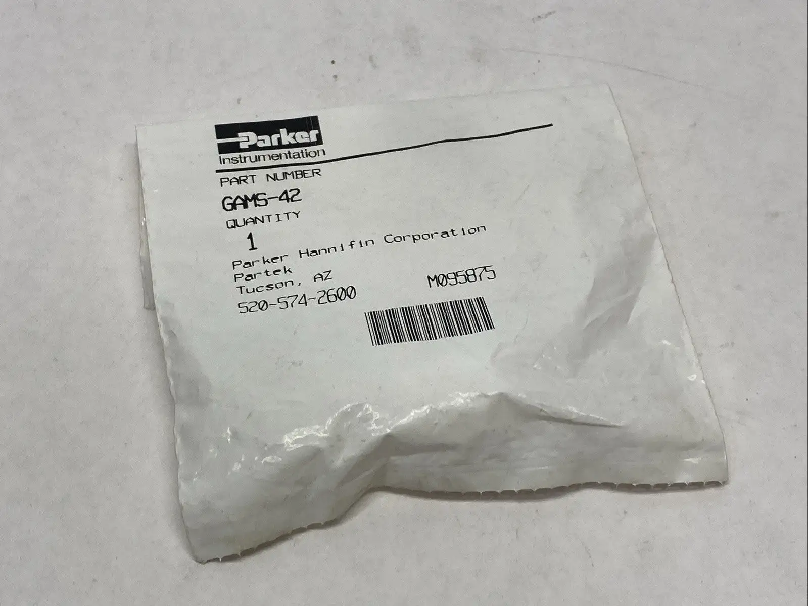GAMS-42 | Parker  Male Straight Adapter 1/4" x 1/8" - New
