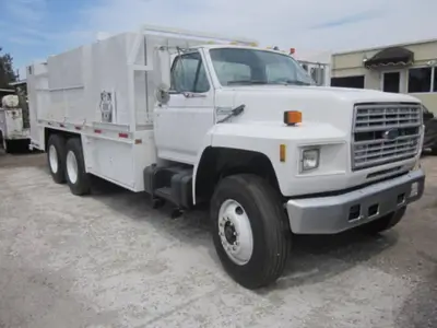 Used FORD F-900 COMMERCIAL LUBE TRUCK Fuel & Lube Trucks Florida US | USA Transequipment #1542593