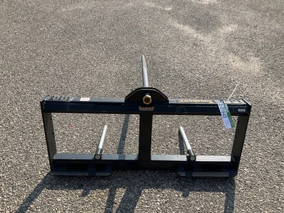 Used TOMAHAWK 49" ROUND BALE HAY SPEAR AND FRAME Bale Spears Michigan US | Miedema Asset Management Group #1342286